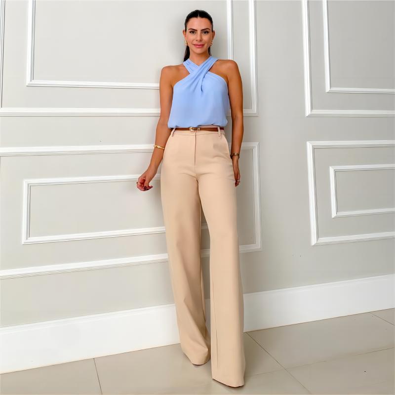 The perfect match between top and pants, creating a confident you!