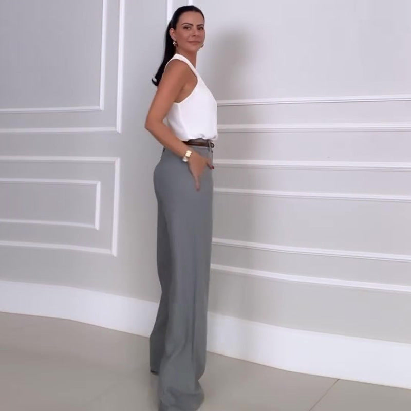 The perfect match between top and pants, creating a confident you!