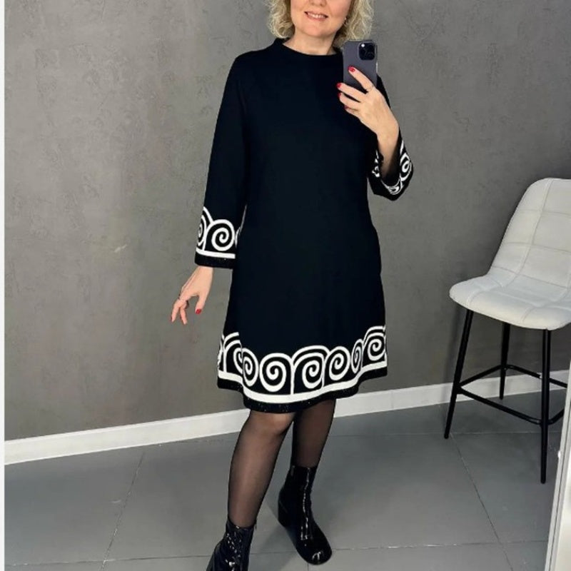 Abstract pattern design endows the dress with unique charm, making you stand out in the crowd.