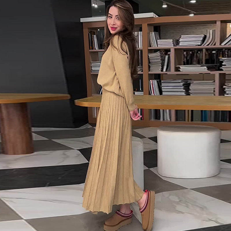 🎄Women's Round-Neck Top & Pleated Skirt 2-Piece Set