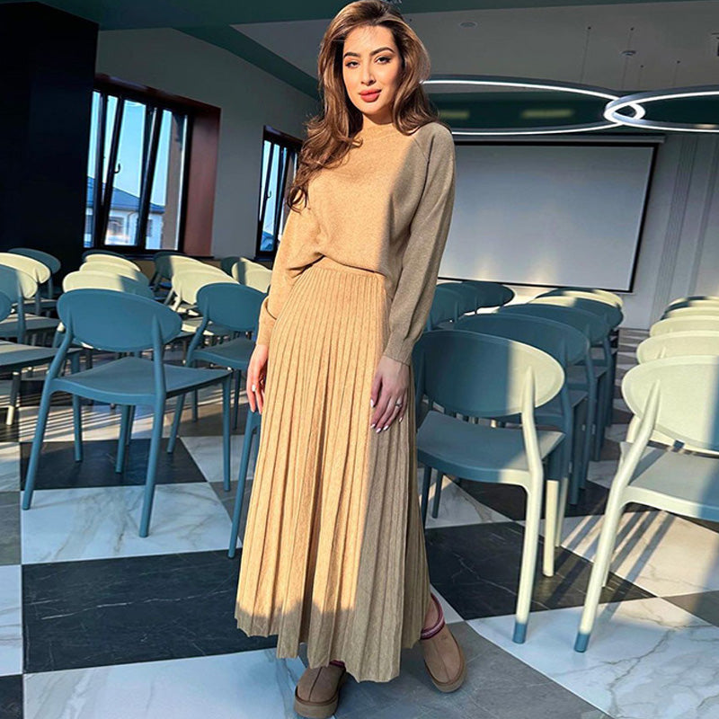 🎄Women's Round-Neck Top & Pleated Skirt 2-Piece Set
