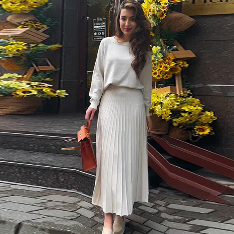 🎄Women's Round-Neck Top & Pleated Skirt 2-Piece Set