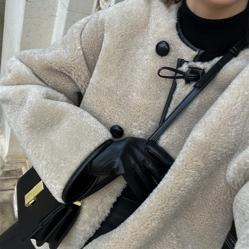 Loose round neck lamb wool, cardigan jacket interprets elegant charm