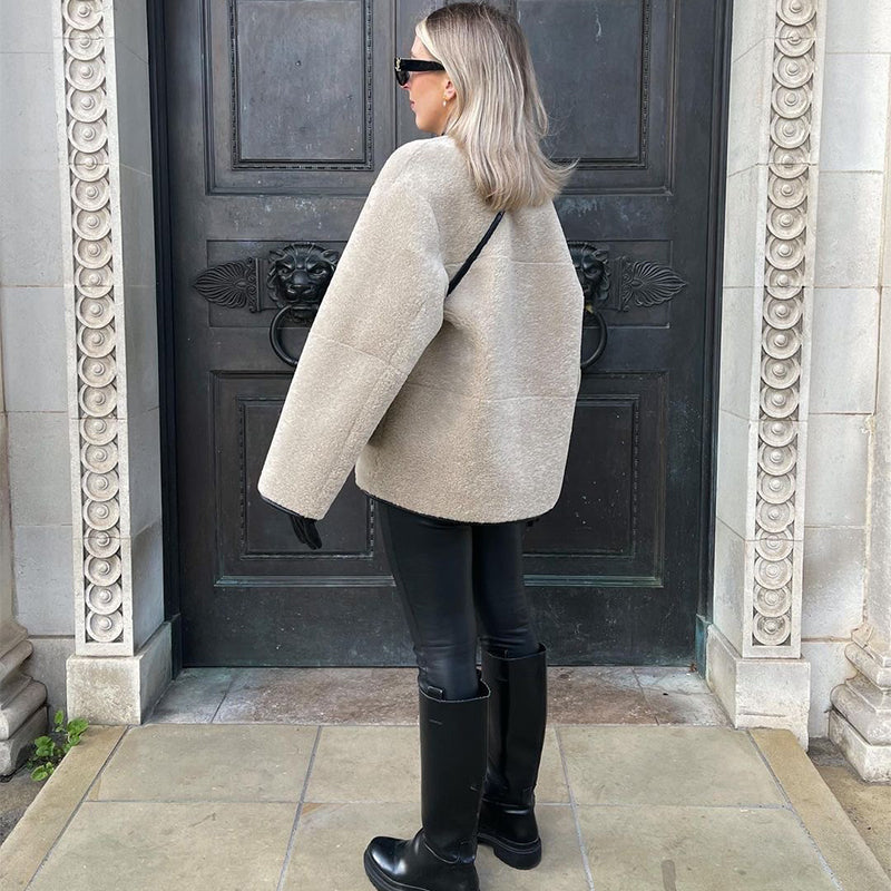 Loose round neck lamb wool, cardigan jacket interprets elegant charm