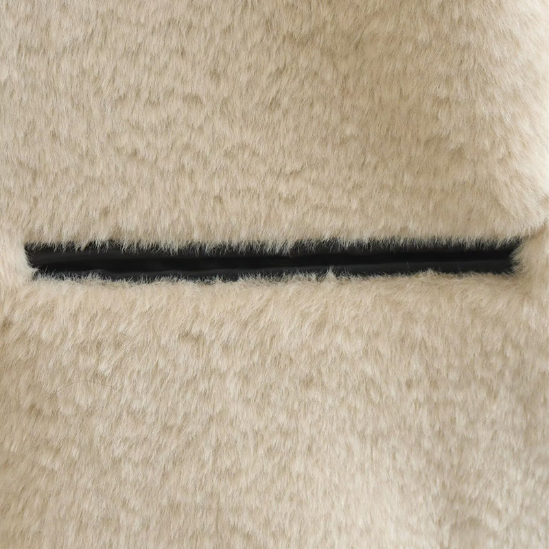 Loose round neck lamb wool, cardigan jacket interprets elegant charm