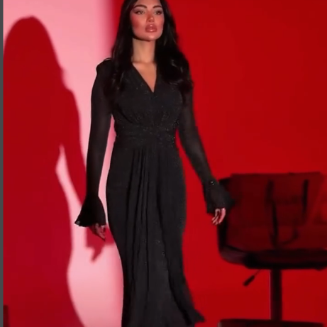 🔥 What should I wear tomorrow? 🔥Elegant V-Neck Pleated Bodycon Maxi Dress