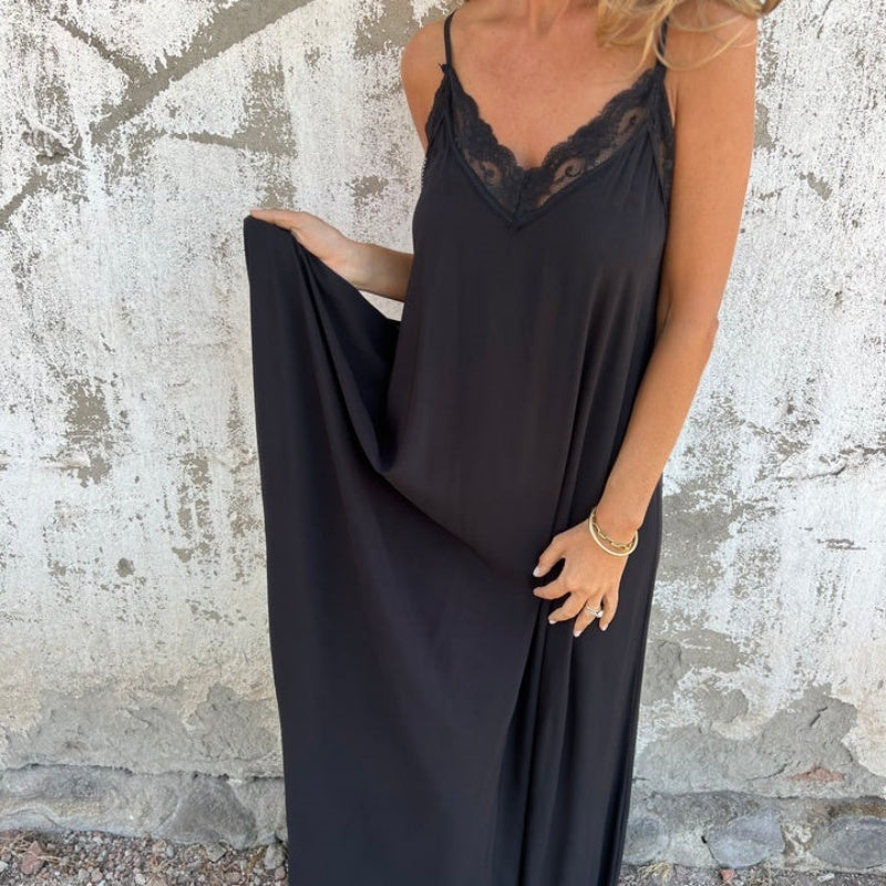 What should I wear tomorrow? đź’•Women's Elegant Lace Trim V-Neck Spaghetti Strap Maxi Dress