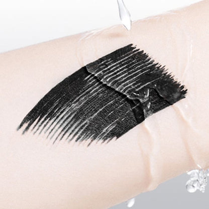 ✨ Iron Wand Mascara ✨ is long and curly without smudging