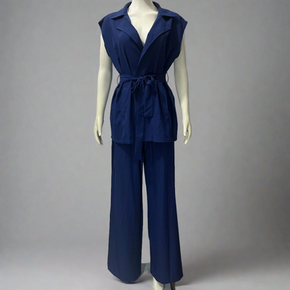 🦋High-waisted trousers for a slim and tall silhouette, paired with the cardigan for a flawless figure💕