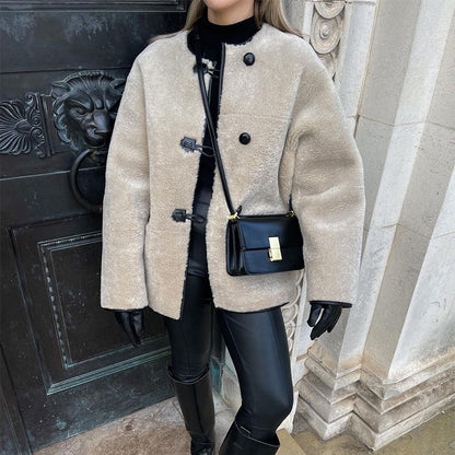 Loose round neck lamb wool, cardigan jacket interprets elegant charm