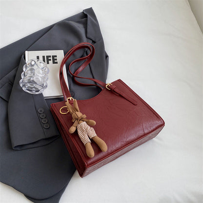 🎅 Pre Christmas special discount 🎄 Women's fashionable shoulder bag with doll pendant