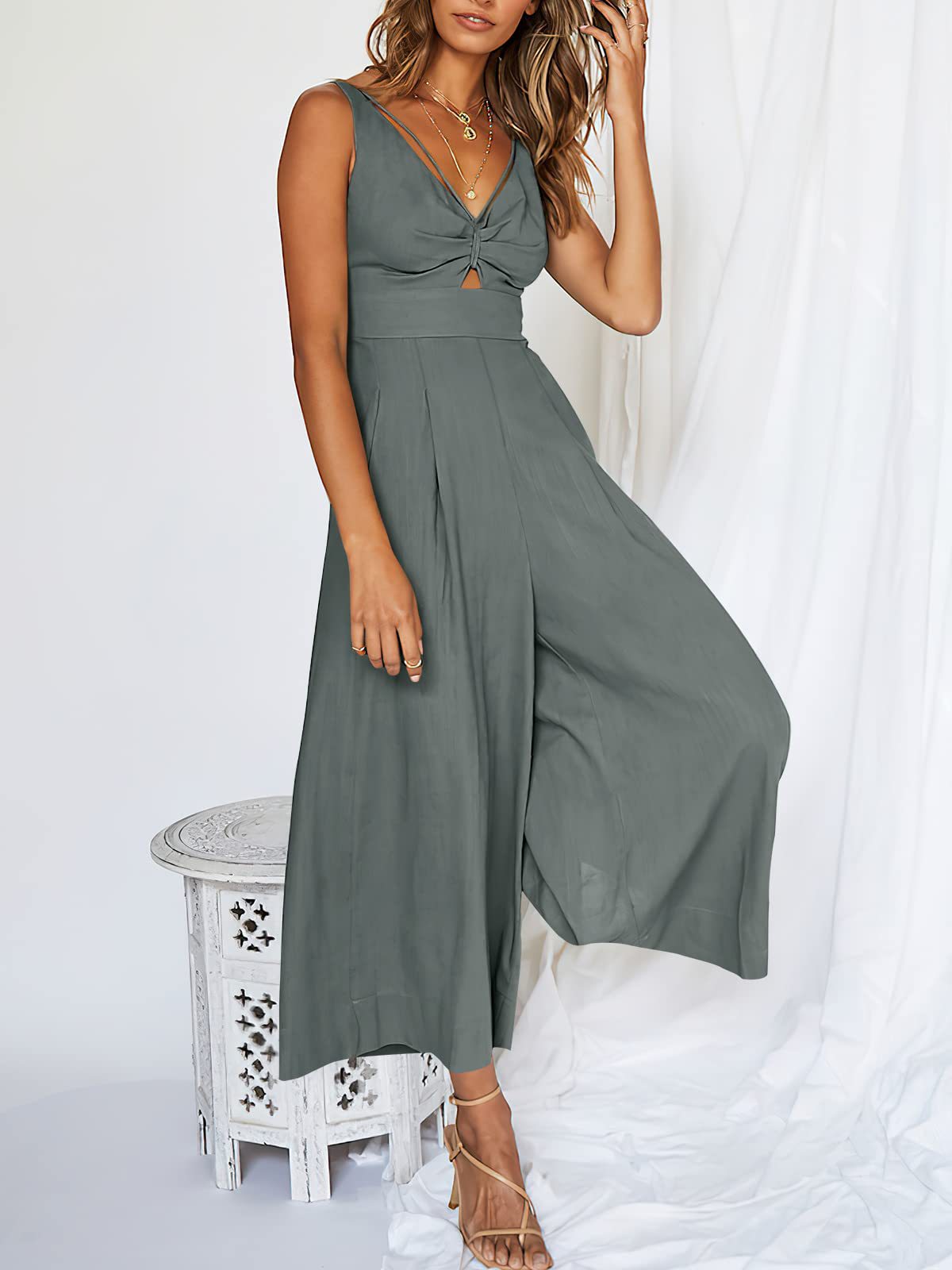 What should I wear tomorrow?💟V-neck high waisted jumpsuit!💟