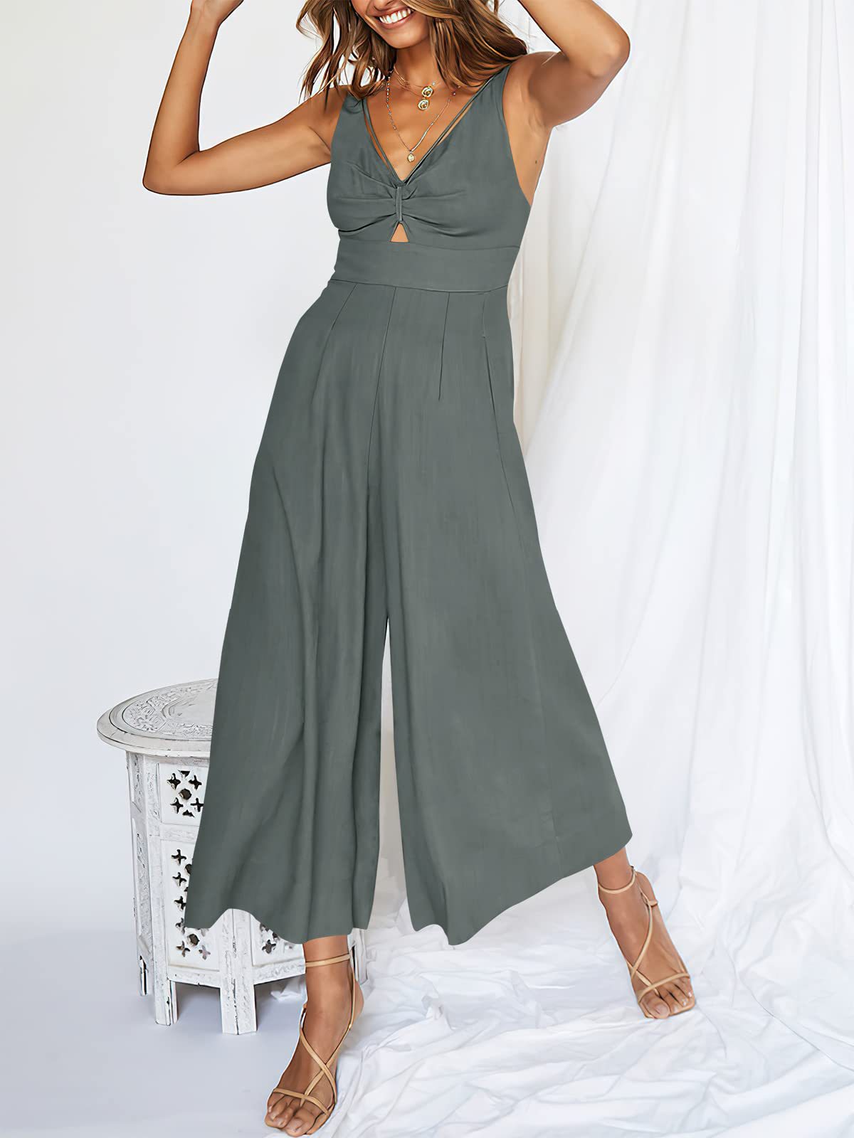 What should I wear tomorrow?💟V-neck high waisted jumpsuit!💟